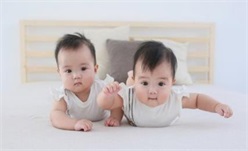适合双胞胎起名成语，让你的两个宝宝名字又好听又有关联性